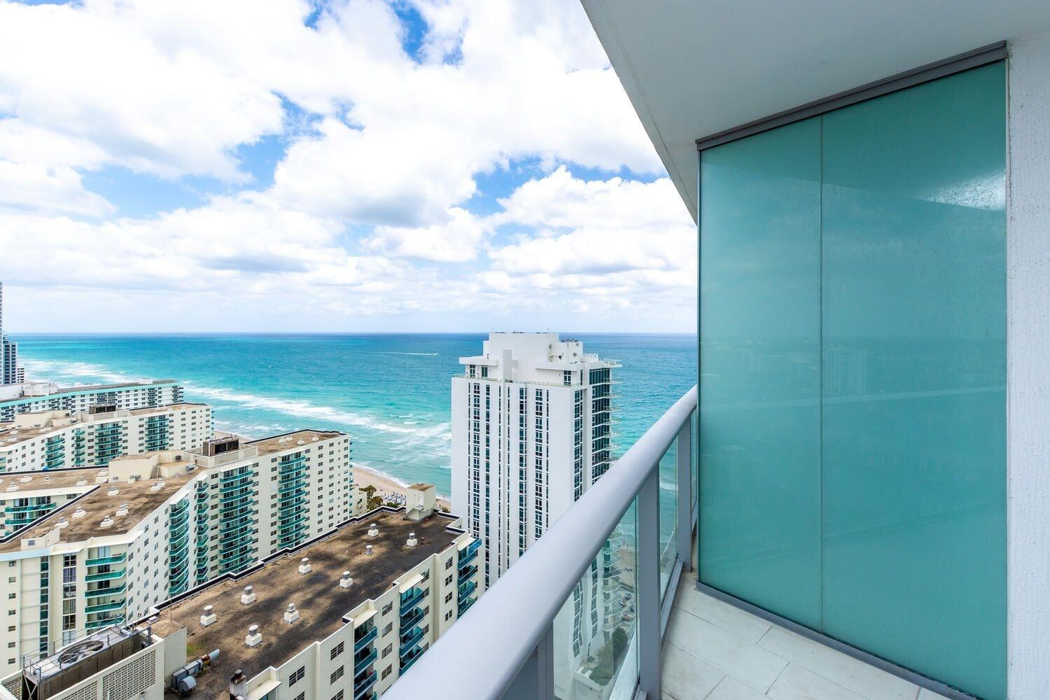 Lyfe Resort & Residences Холивуд Екстериор снимка