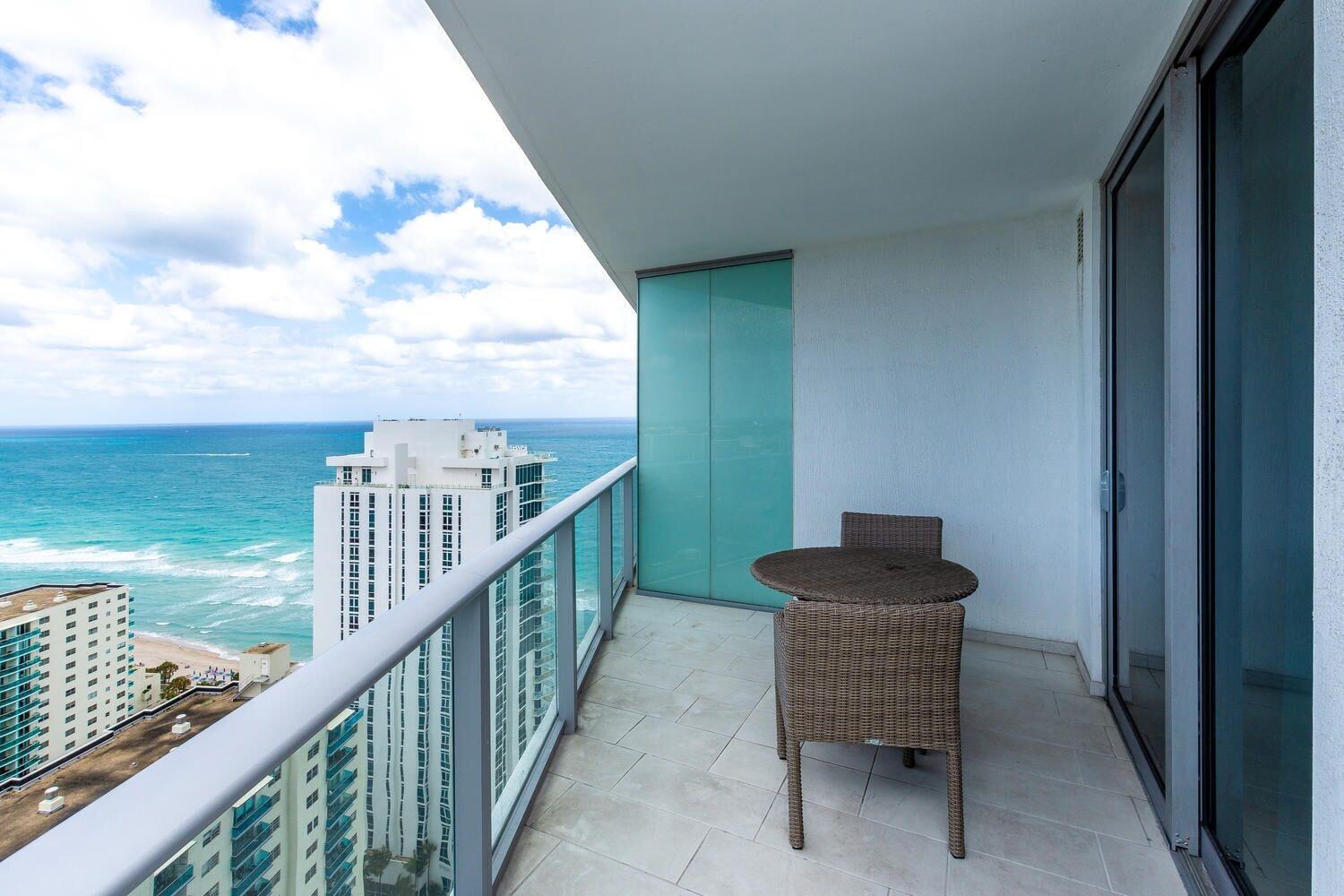 Lyfe Resort & Residences Холивуд Екстериор снимка