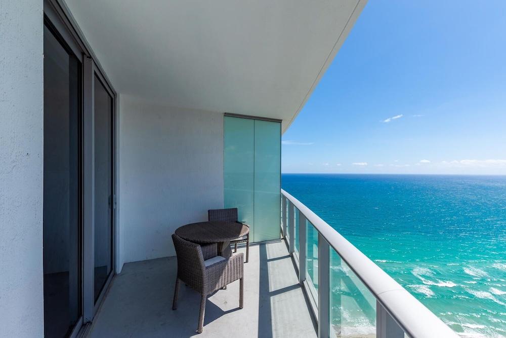 Lyfe Resort & Residences Холивуд Екстериор снимка