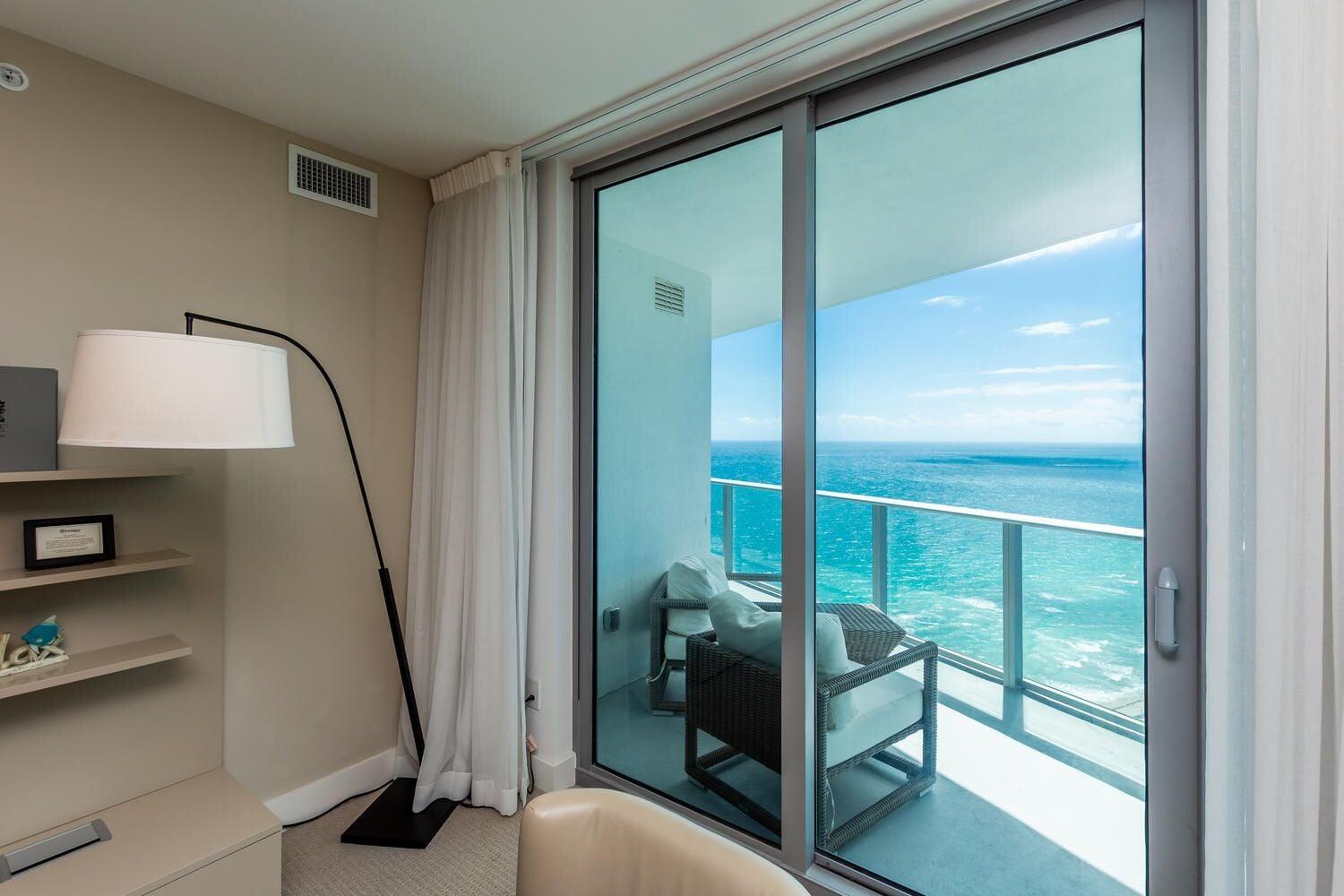 Lyfe Resort & Residences Холивуд Екстериор снимка