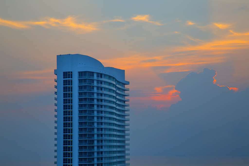 Lyfe Resort & Residences Холивуд Екстериор снимка