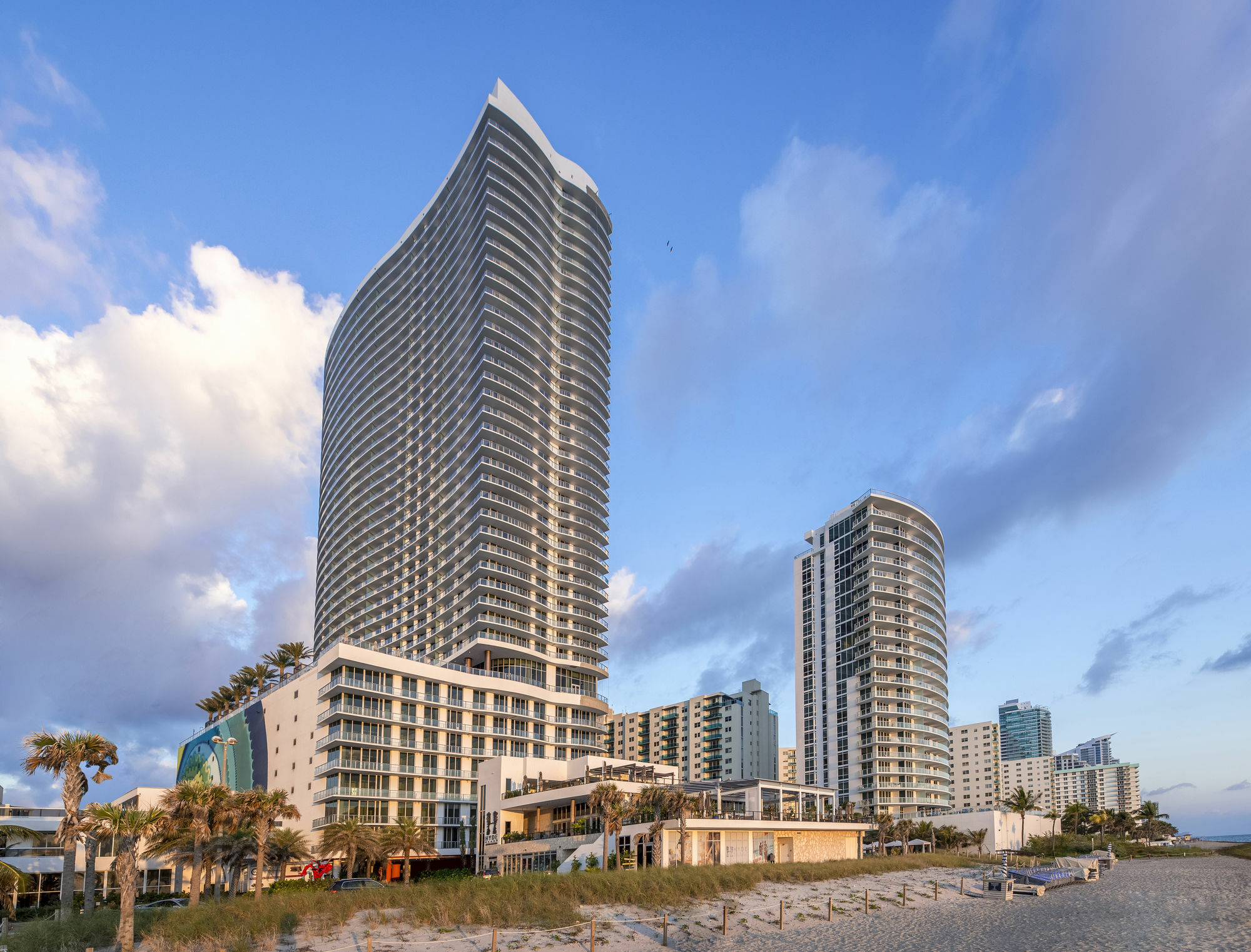 Lyfe Resort & Residences Холивуд Екстериор снимка